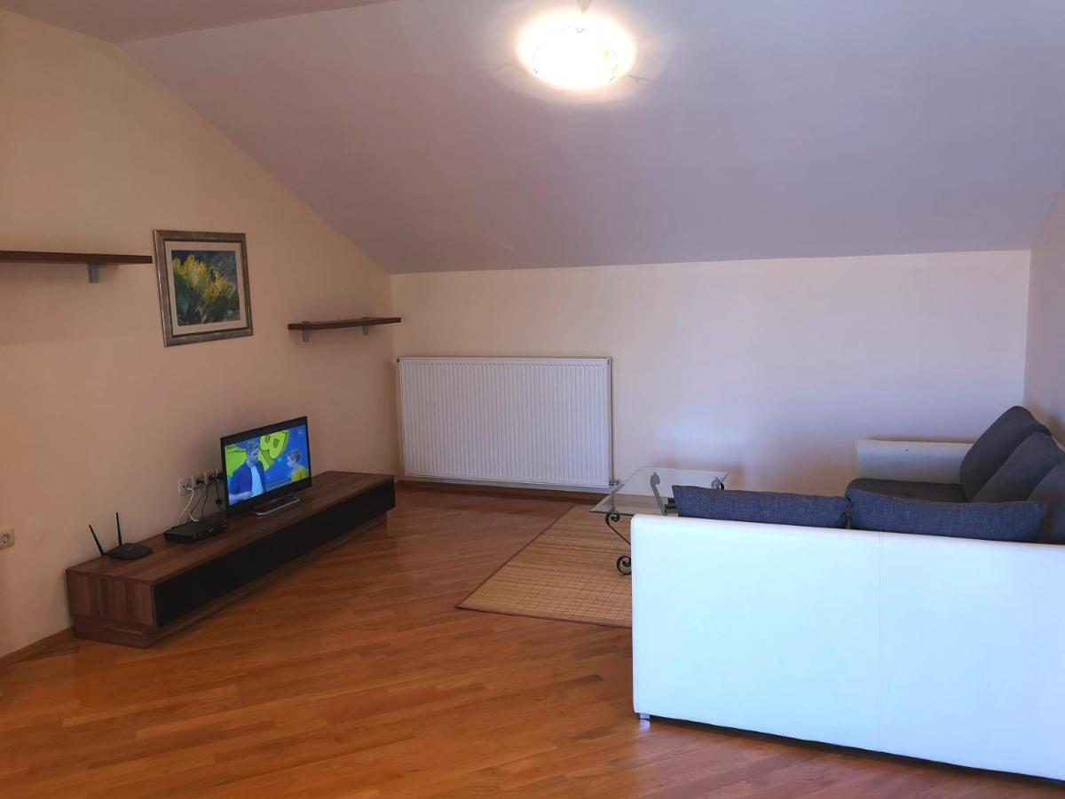 Apartments With A Swimming Pool Banjol, Rab - 11382 Екстериор снимка