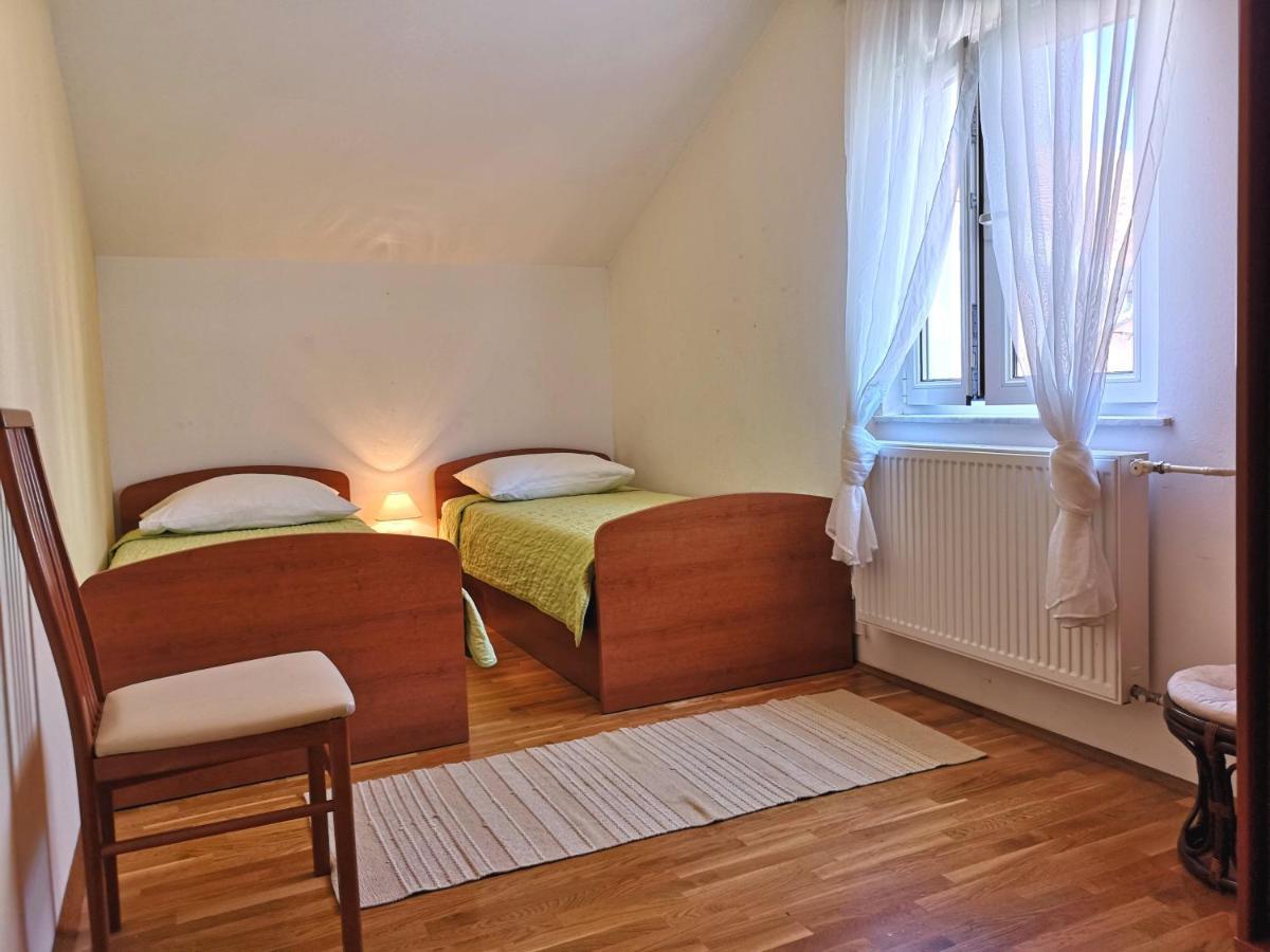 Apartments With A Swimming Pool Banjol, Rab - 11382 Екстериор снимка