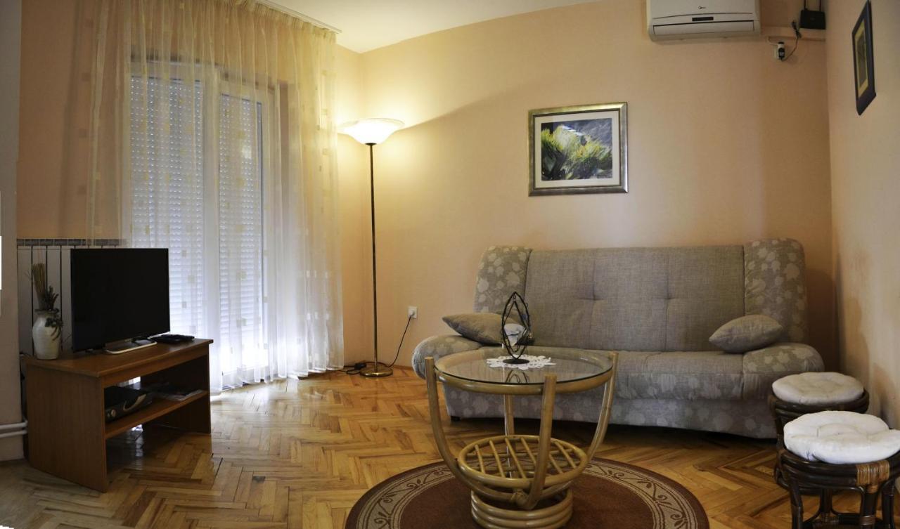Apartments With A Swimming Pool Banjol, Rab - 11382 Екстериор снимка