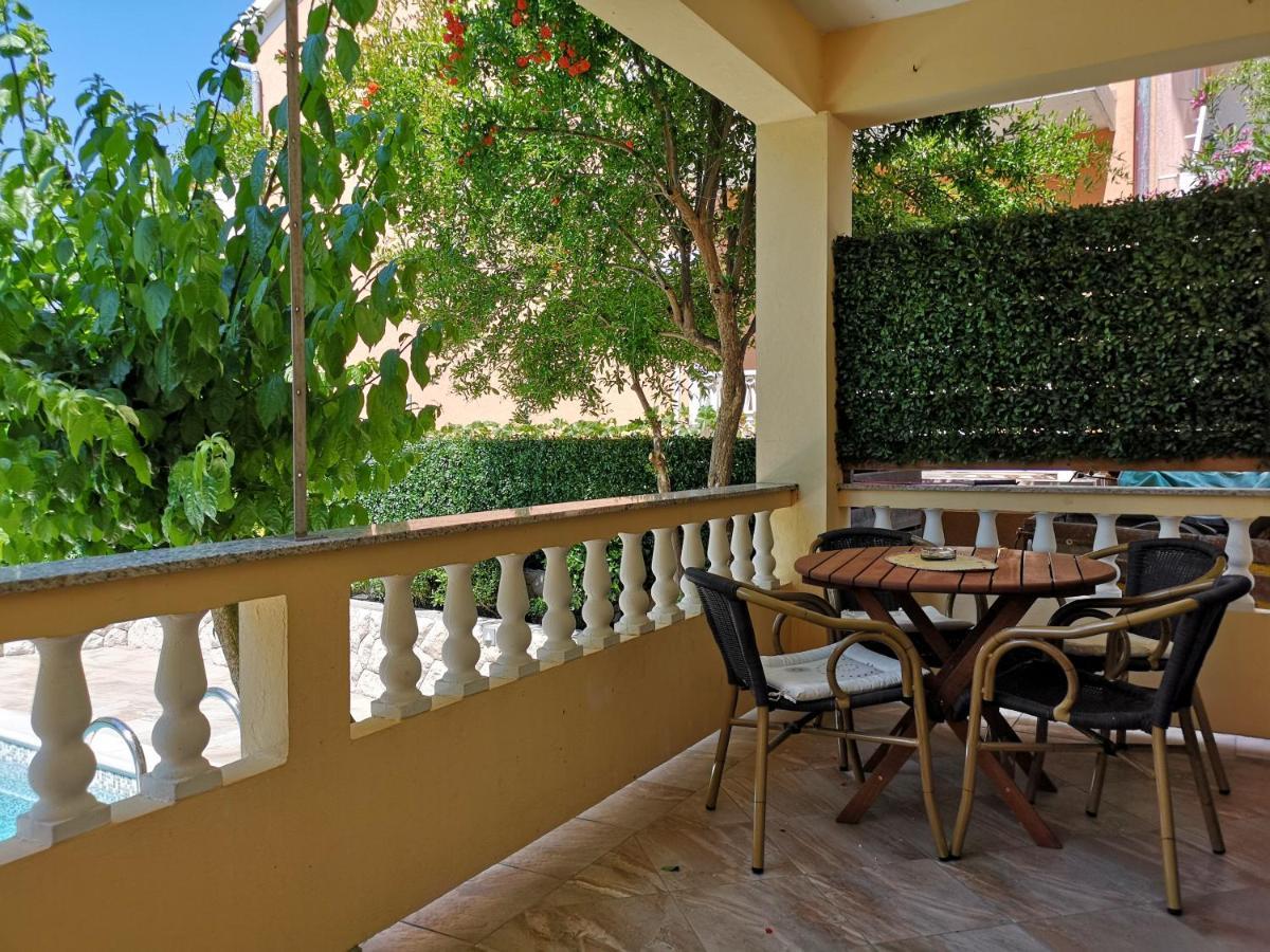 Apartments With A Swimming Pool Banjol, Rab - 11382 Екстериор снимка