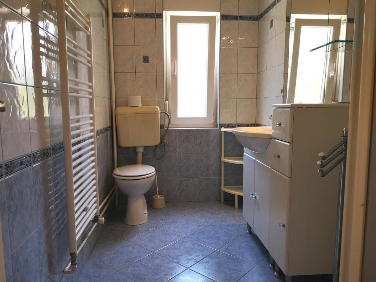 Apartments With A Swimming Pool Banjol, Rab - 11382 Екстериор снимка