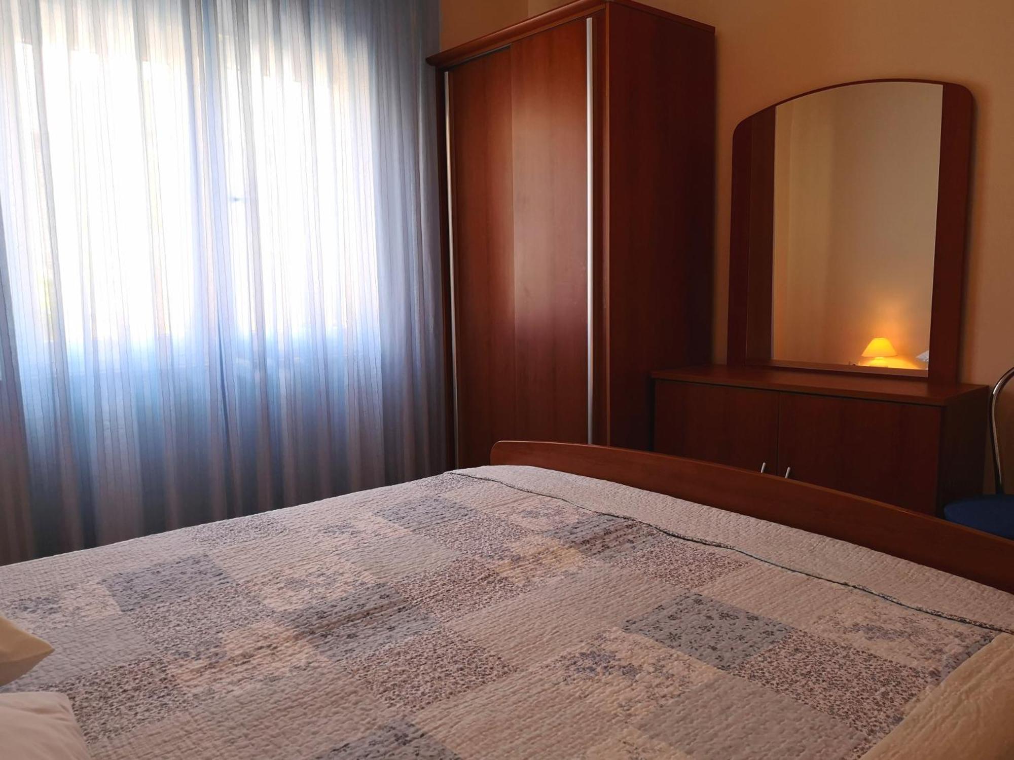 Apartments With A Swimming Pool Banjol, Rab - 11382 Стая снимка